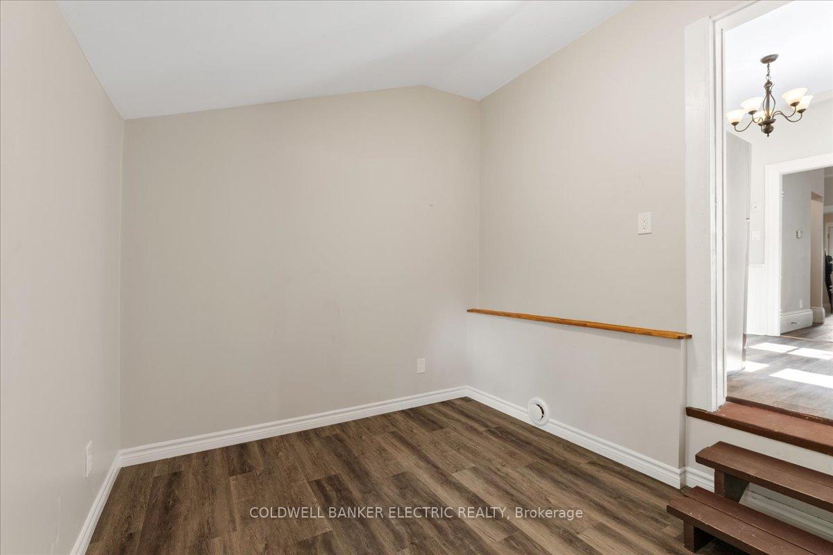 Photo 16 of 544 Chamberlain Street, Peterborough, Town Ward 3 — HOMEH