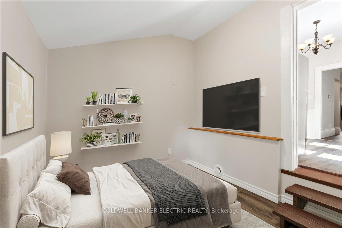 Photo 17 of 544 Chamberlain Street, Peterborough, Town Ward 3 — HOMEH