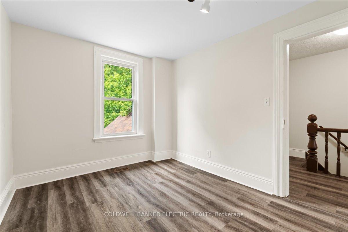 Photo 29 of 544 Chamberlain Street, Peterborough, Town Ward 3 — HOMEH