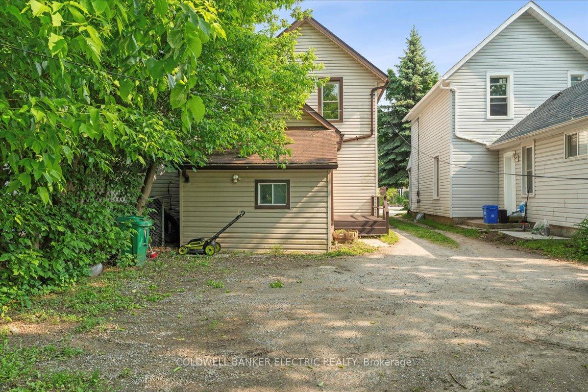 Photo 38 of 544 Chamberlain Street, Peterborough, Town Ward 3 — HOMEH