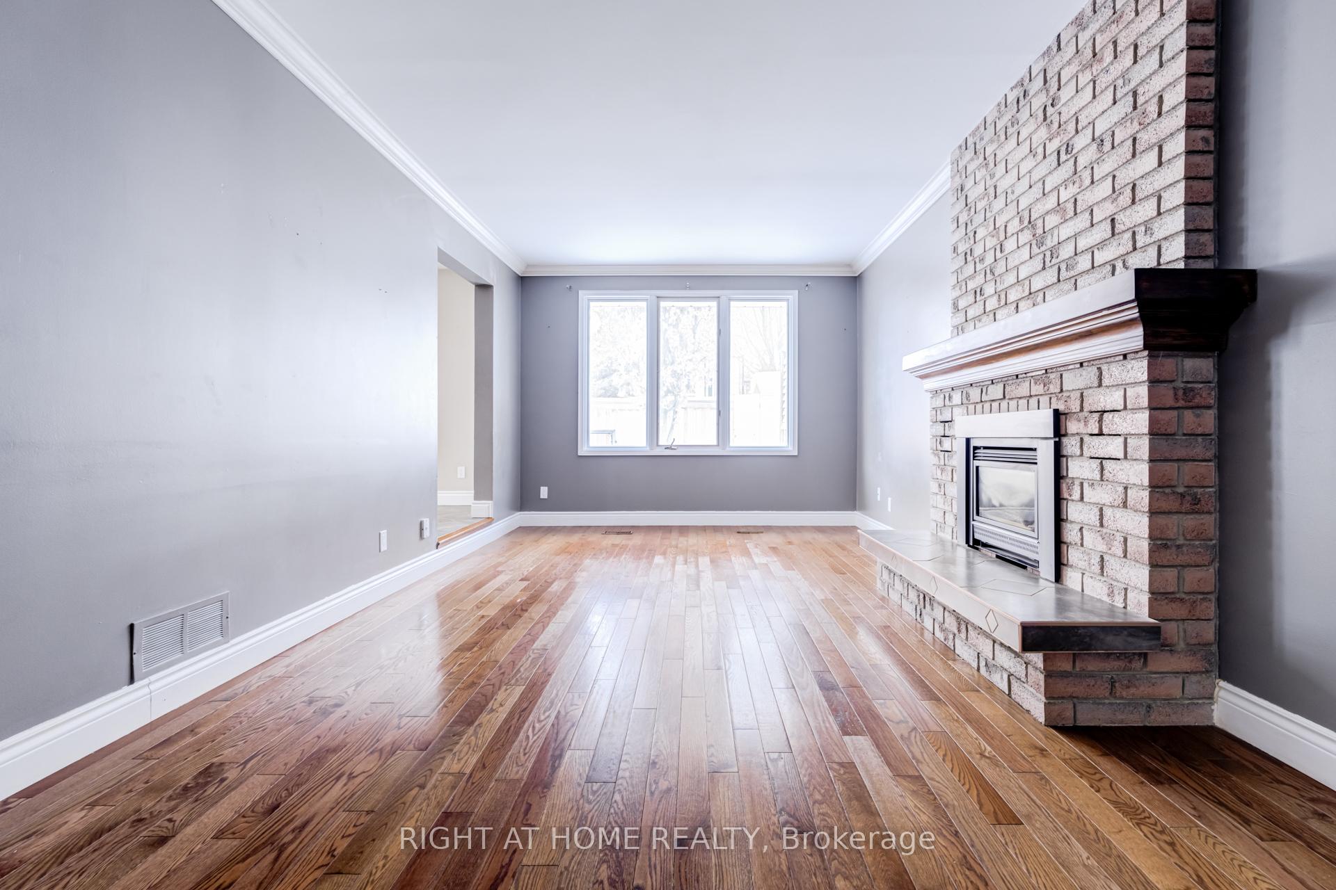 Photo 13 of 1023 Peggoty Circle, Oshawa, Eastdale — HOMEH