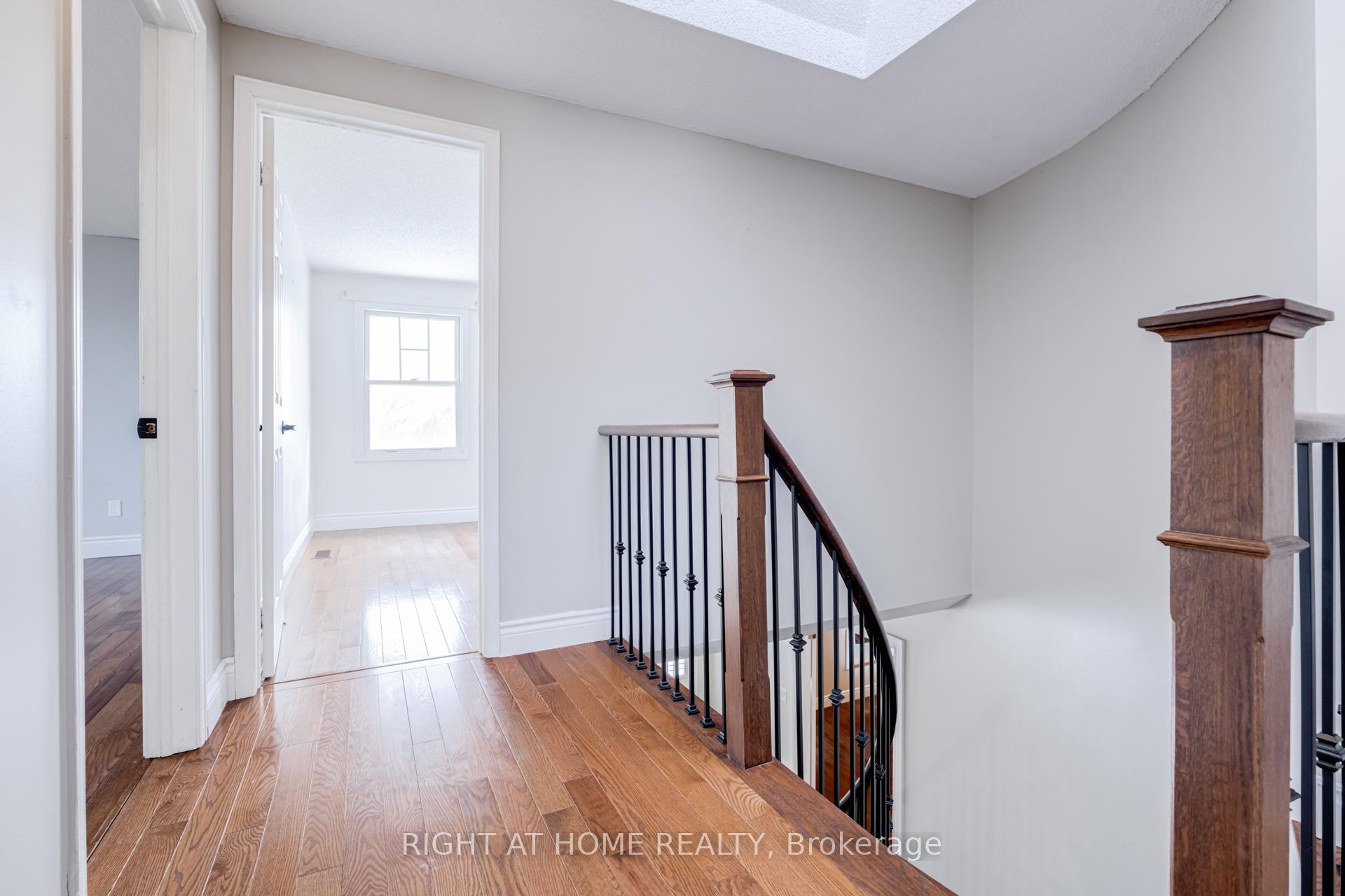 Photo 18 of 1023 Peggoty Circle, Oshawa, Eastdale — HOMEH