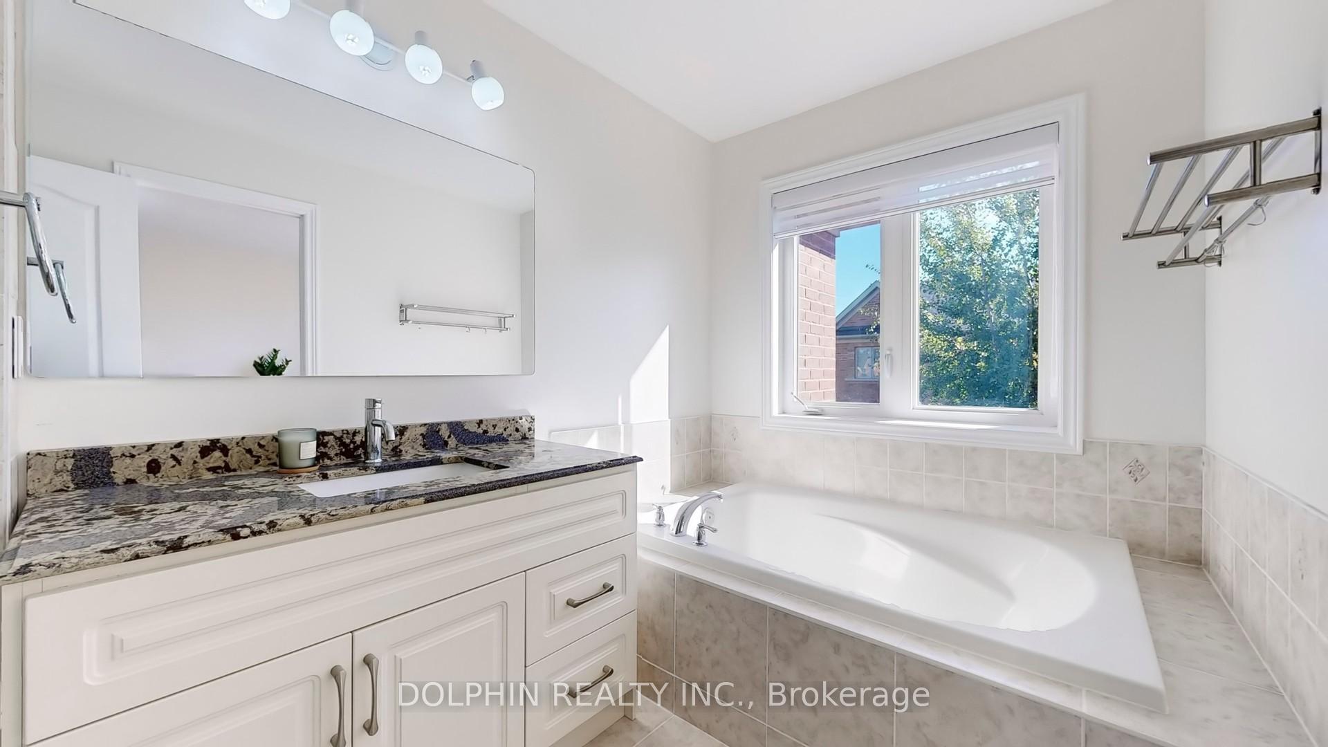 Photo 19 of 29 Westport Drive, Whitby, Pringle Creek — HOMEH