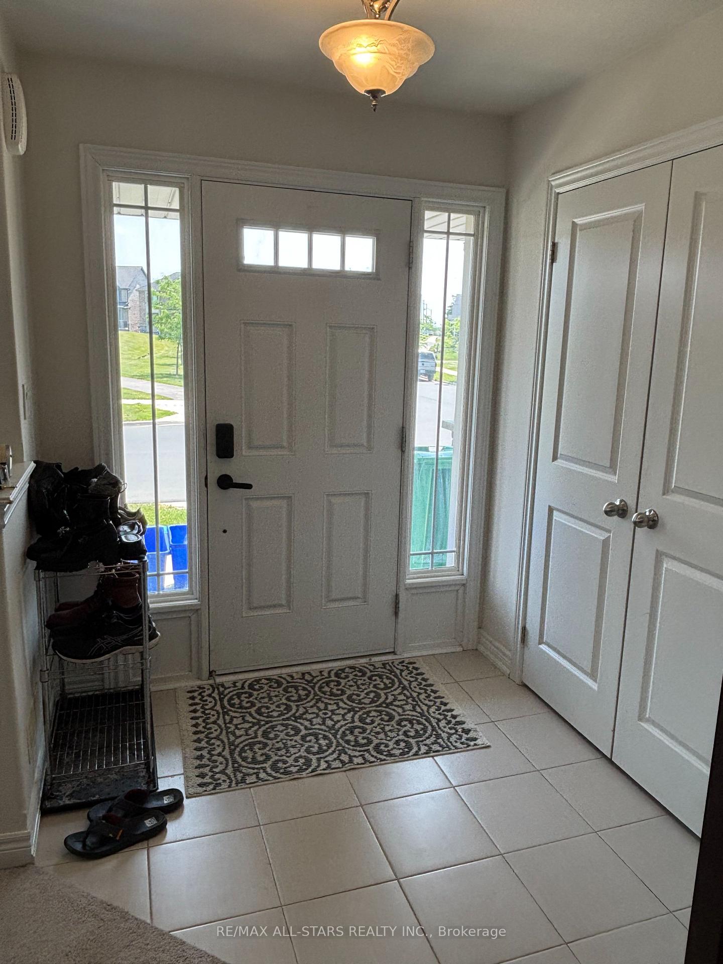 Photo 5 of 845 Broadway Boulevard, Peterborough, Northcrest Ward 5 — HOMEH