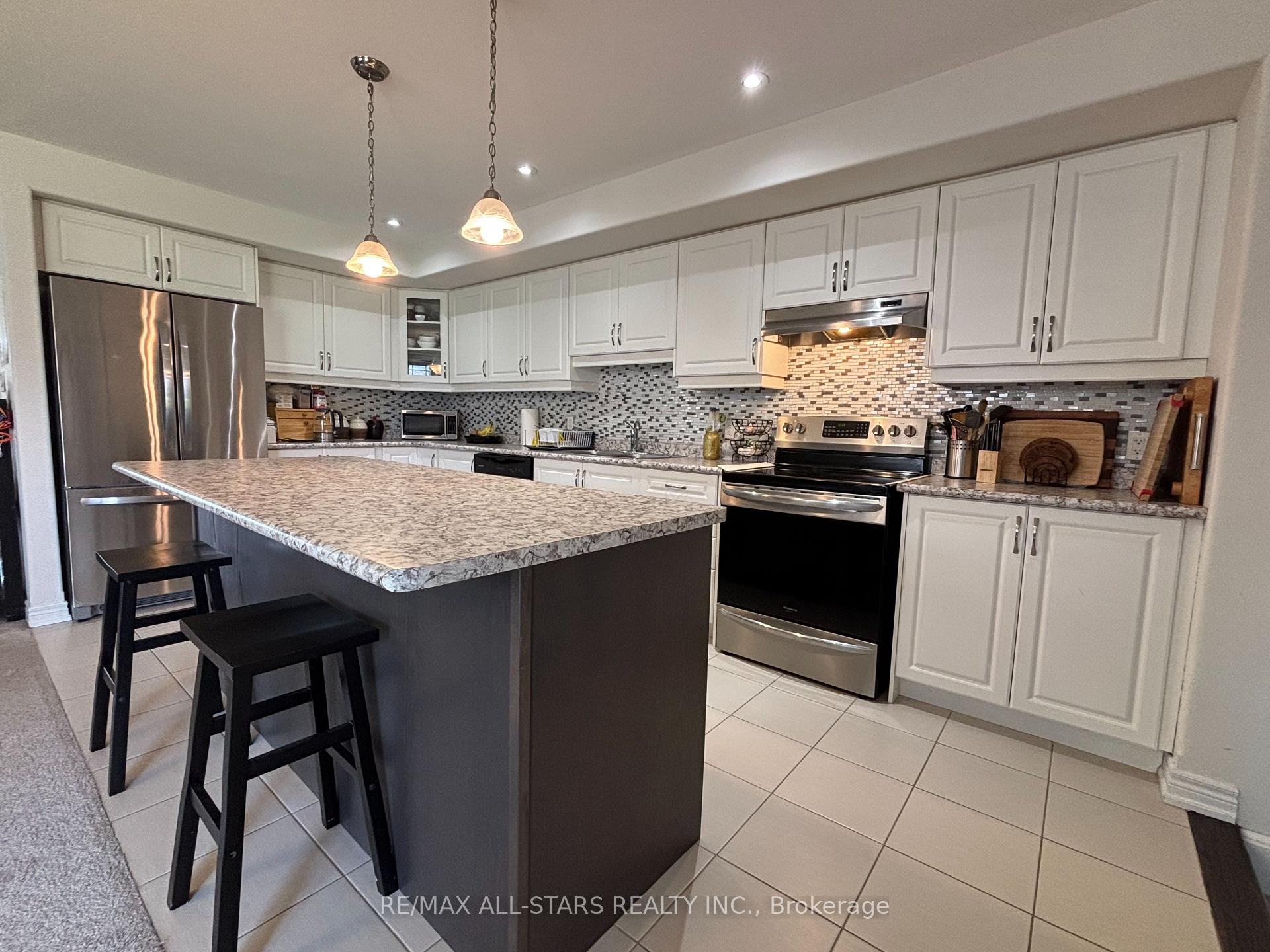 Photo 7 of 845 Broadway Boulevard, Peterborough, Northcrest Ward 5 — HOMEH