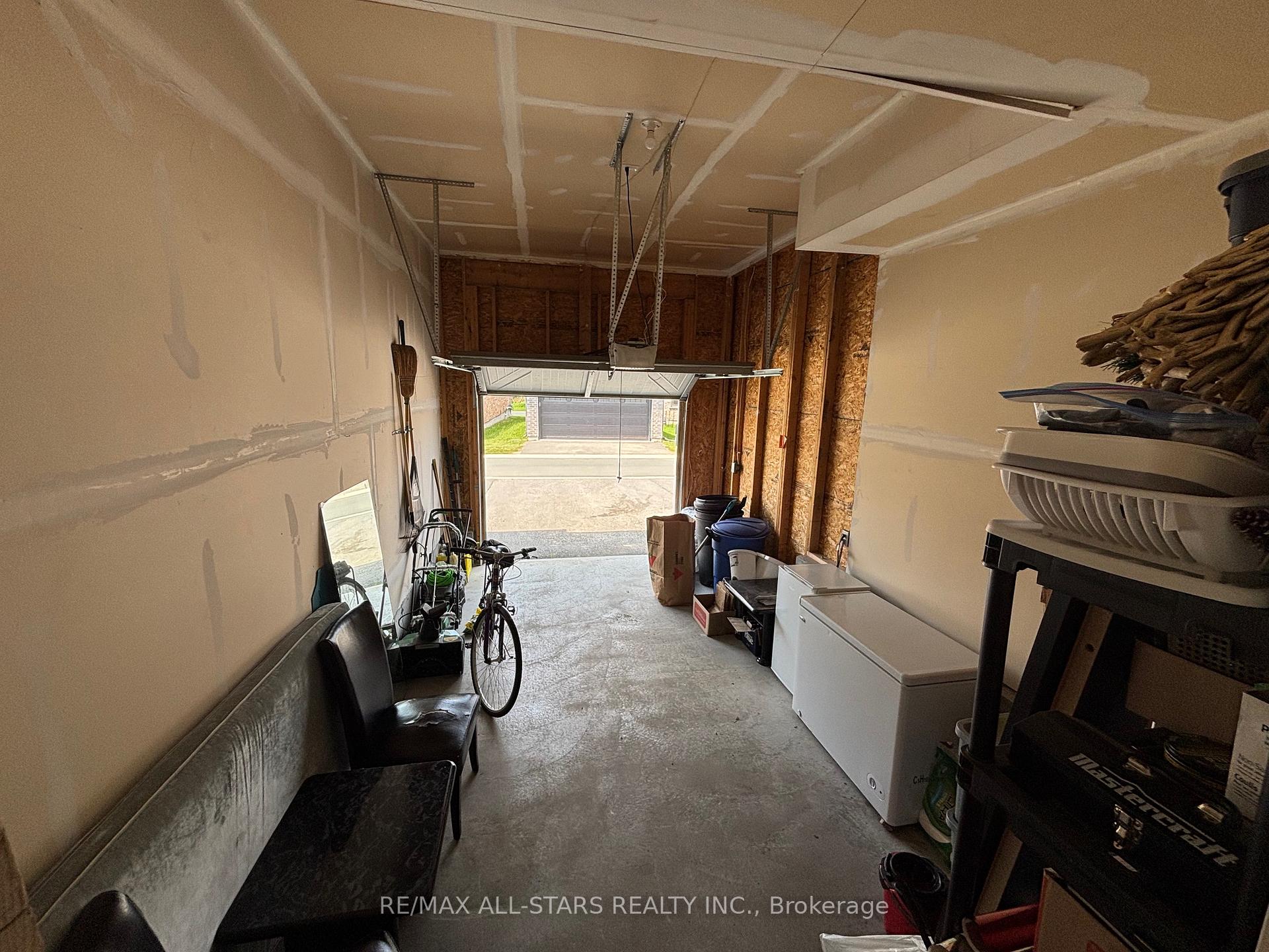 Photo 18 of 845 Broadway Boulevard, Peterborough, Northcrest Ward 5 — HOMEH