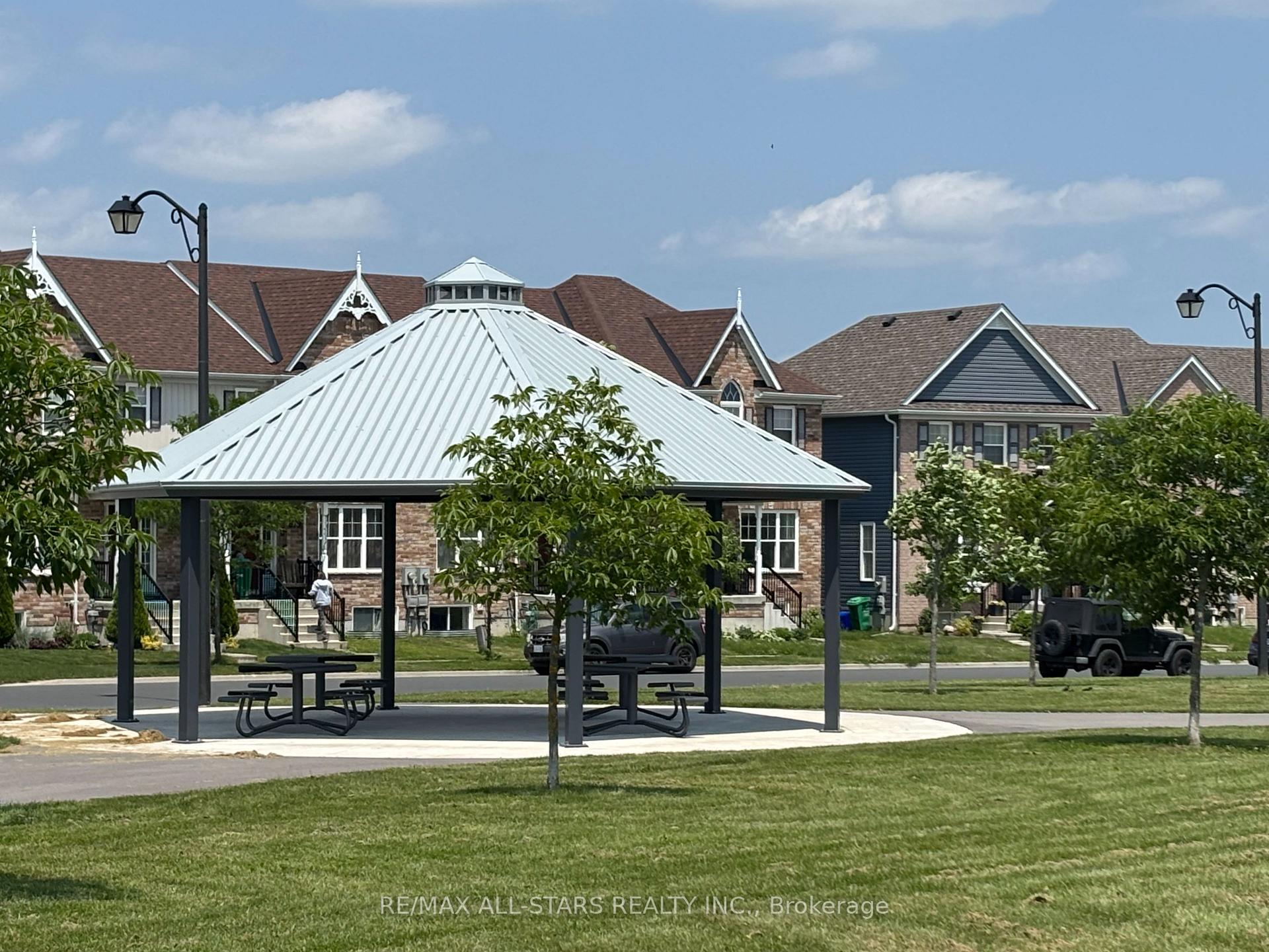 Photo 20 of 845 Broadway Boulevard, Peterborough, Northcrest Ward 5 — HOMEH