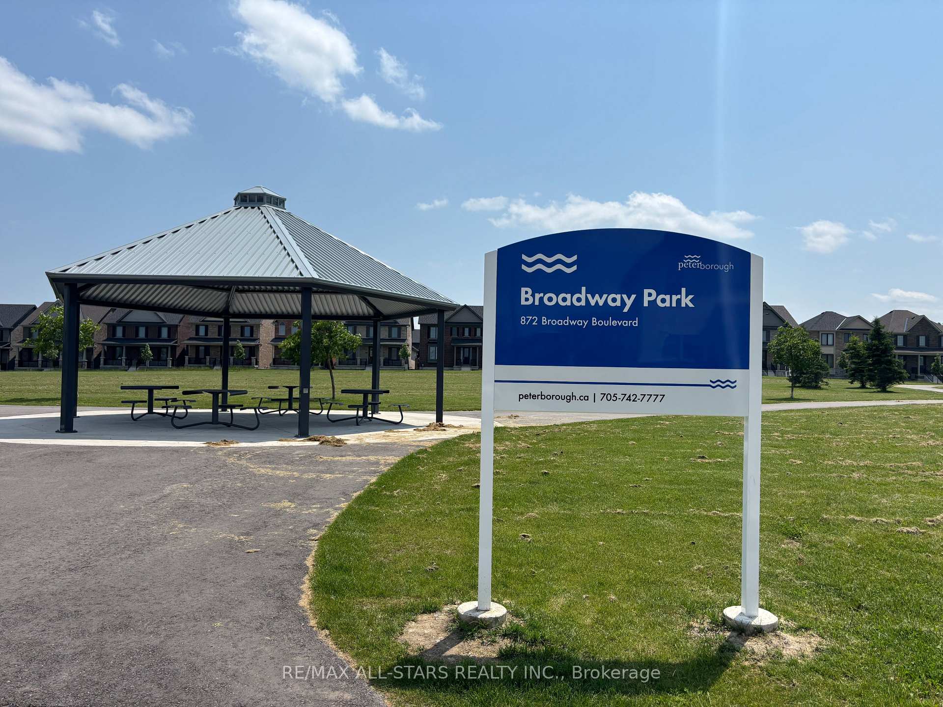 Photo 21 of 845 Broadway Boulevard, Peterborough, Northcrest Ward 5 — HOMEH