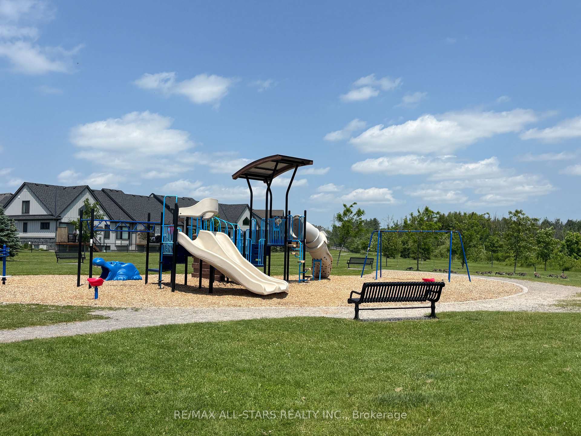 Photo 22 of 845 Broadway Boulevard, Peterborough, Northcrest Ward 5 — HOMEH