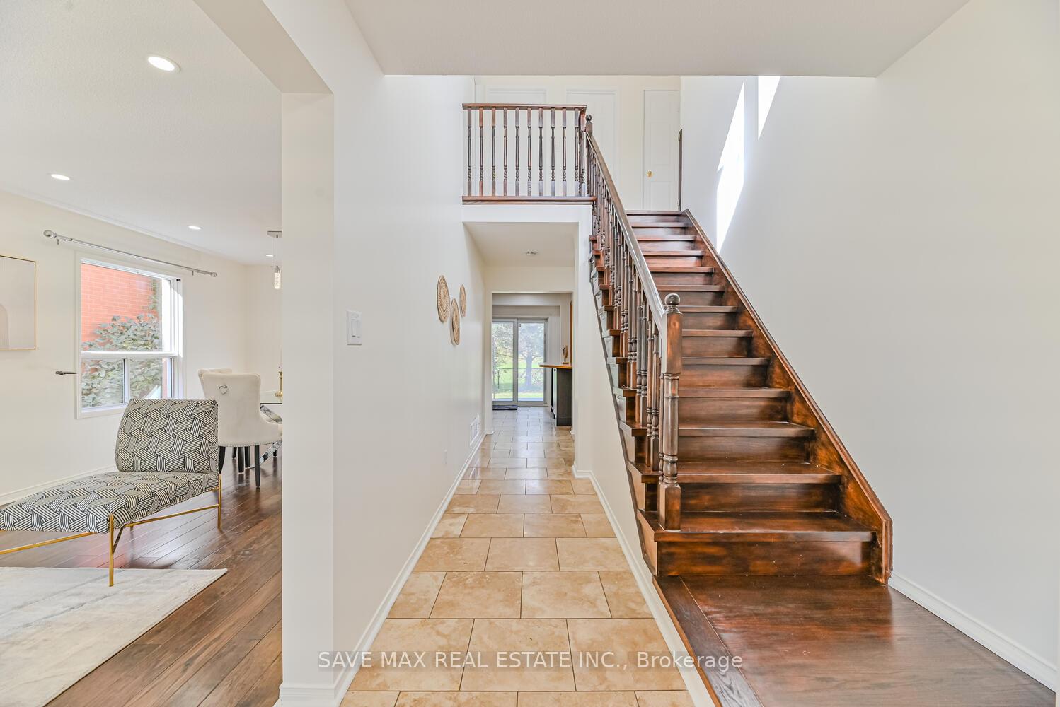 Photo 4 of 40 Eric Clarke Drive, Whitby, Rolling Acres — HOMEH