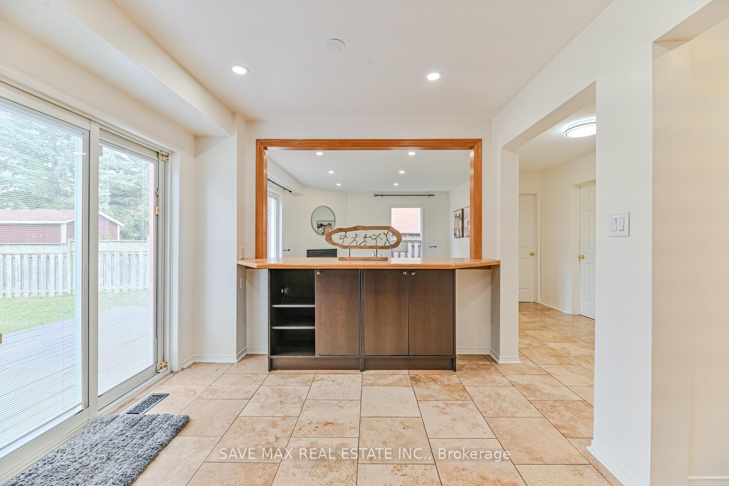 Photo 11 of 40 Eric Clarke Drive, Whitby, Rolling Acres — HOMEH
