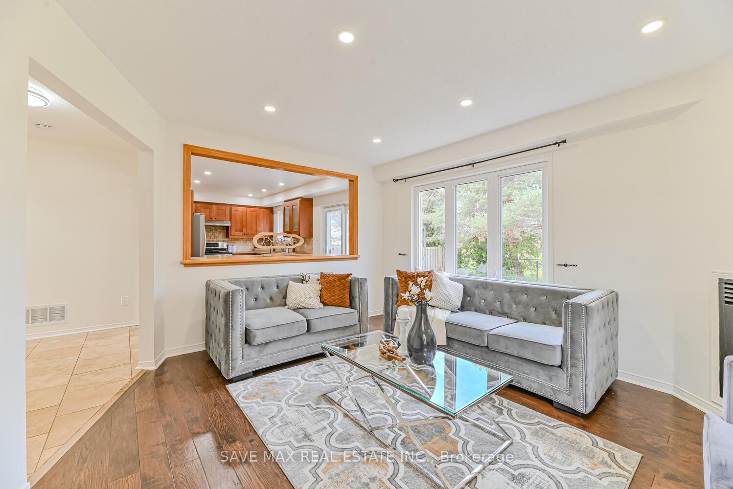 Photo 14 of 40 Eric Clarke Drive, Whitby, Rolling Acres — HOMEH