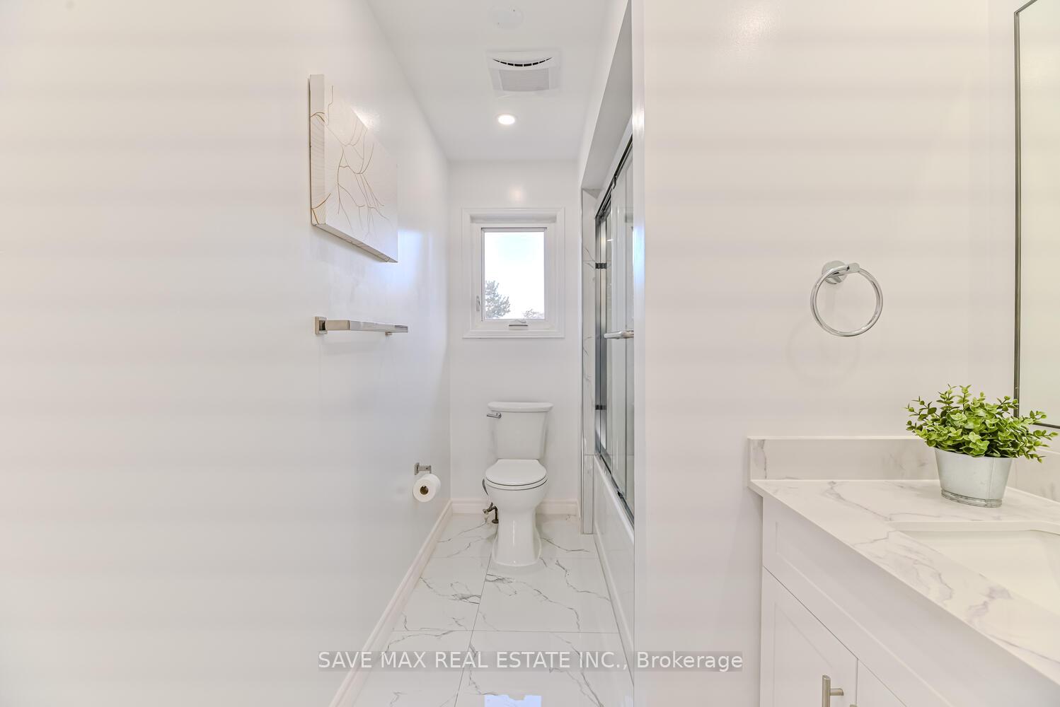 Photo 24 of 40 Eric Clarke Drive, Whitby, Rolling Acres — HOMEH