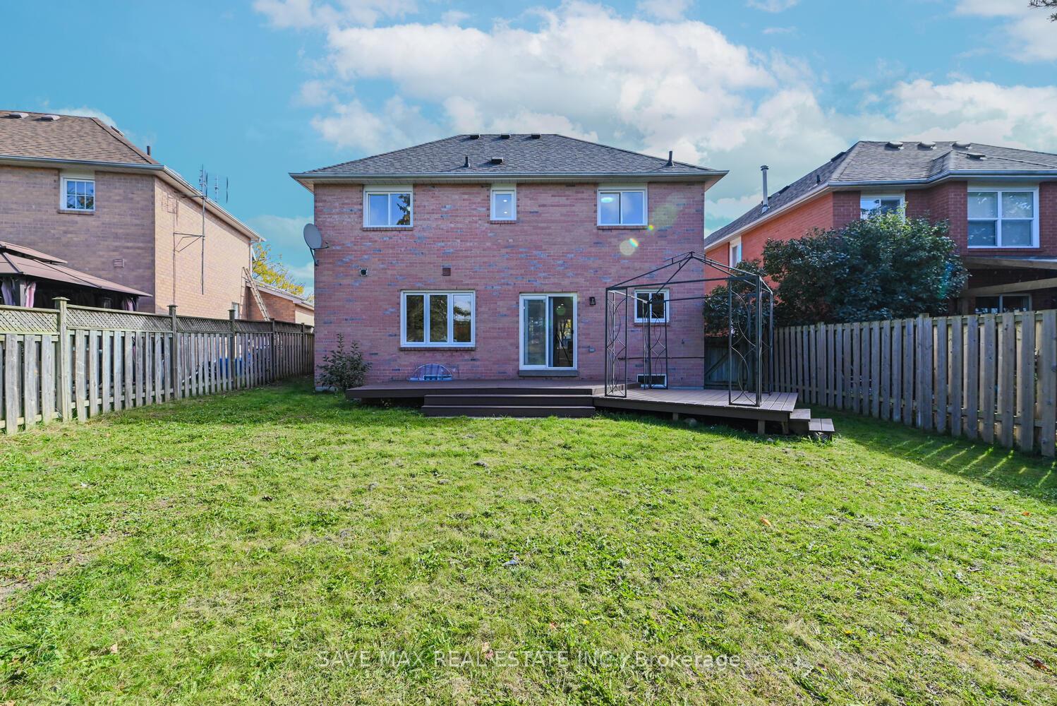 Photo 37 of 40 Eric Clarke Drive, Whitby, Rolling Acres — HOMEH