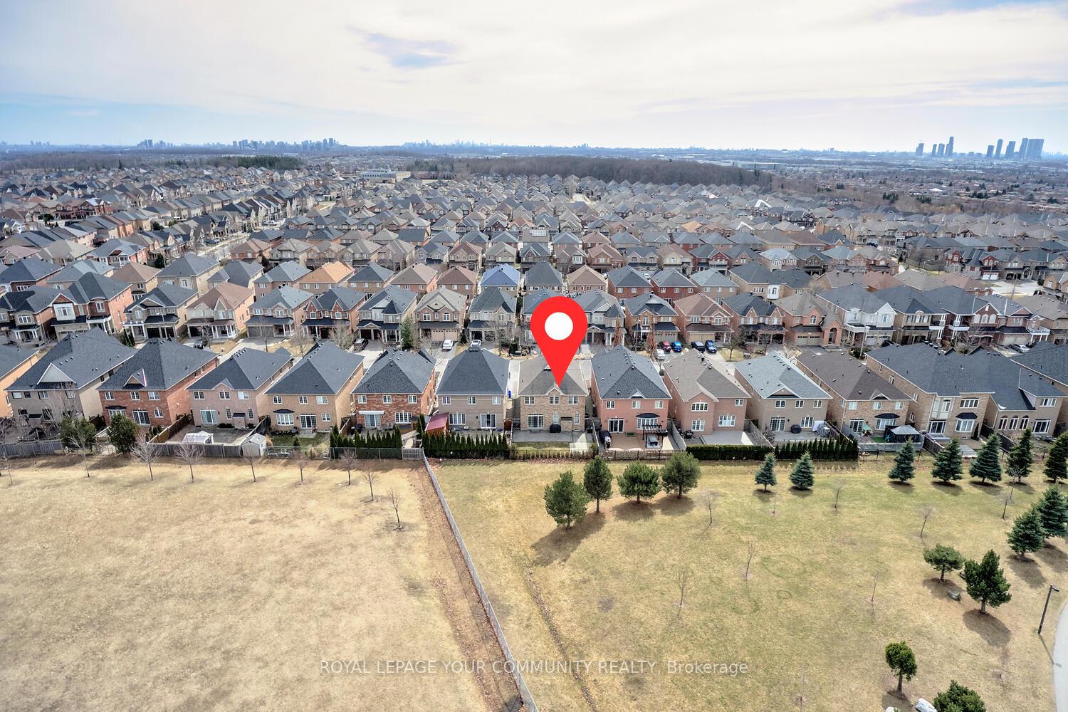 Photo 4 of 56 Golden Orchard Road, Vaughan, Patterson — HOMEH