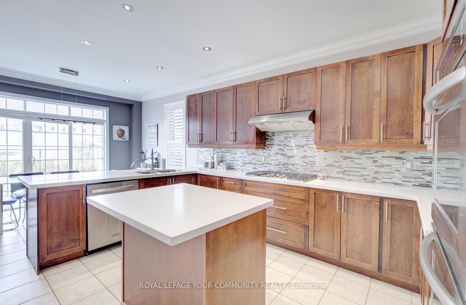 Photo 23 of 56 Golden Orchard Road, Vaughan, Patterson — HOMEH