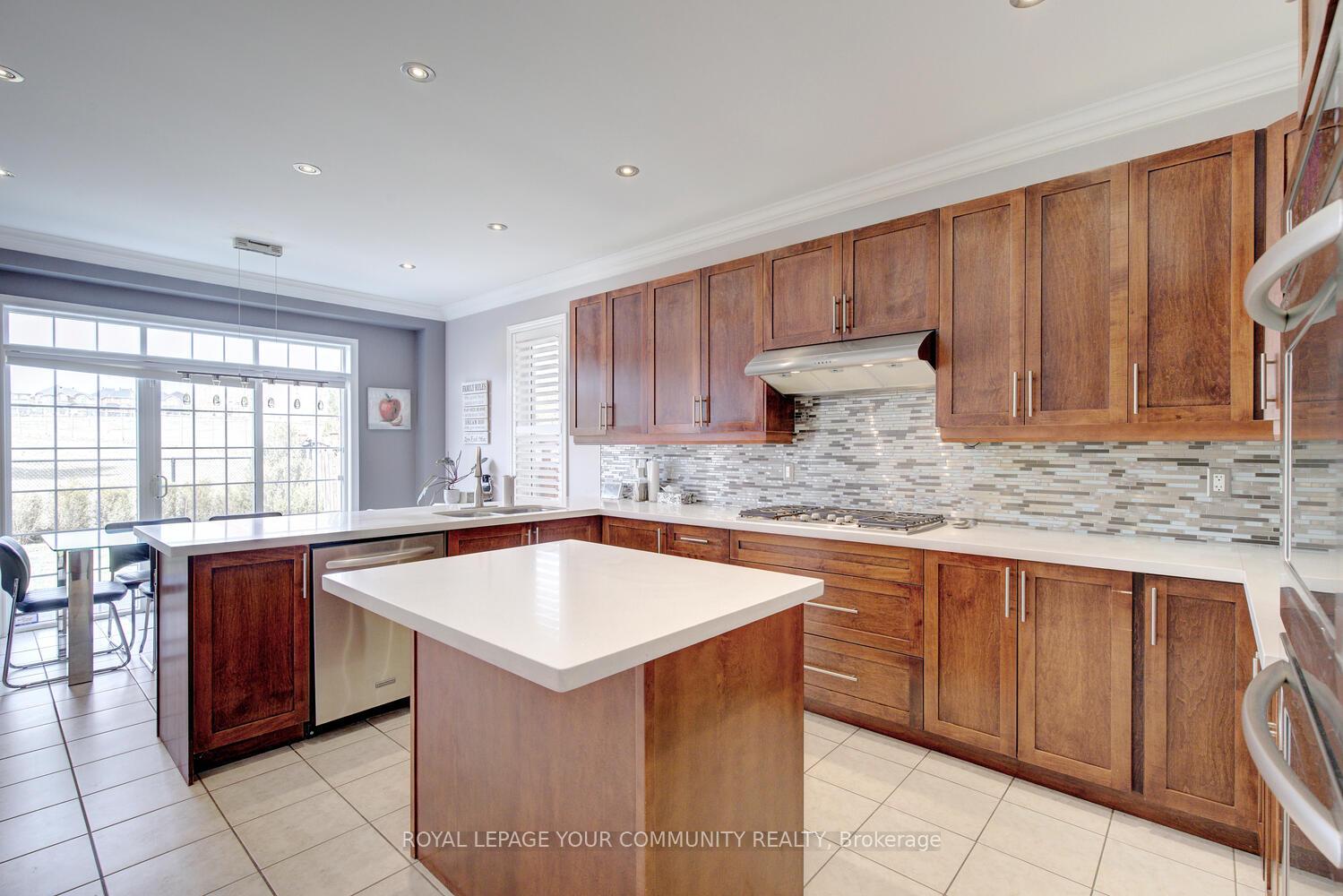Photo 25 of 56 Golden Orchard Road, Vaughan, Patterson — HOMEH