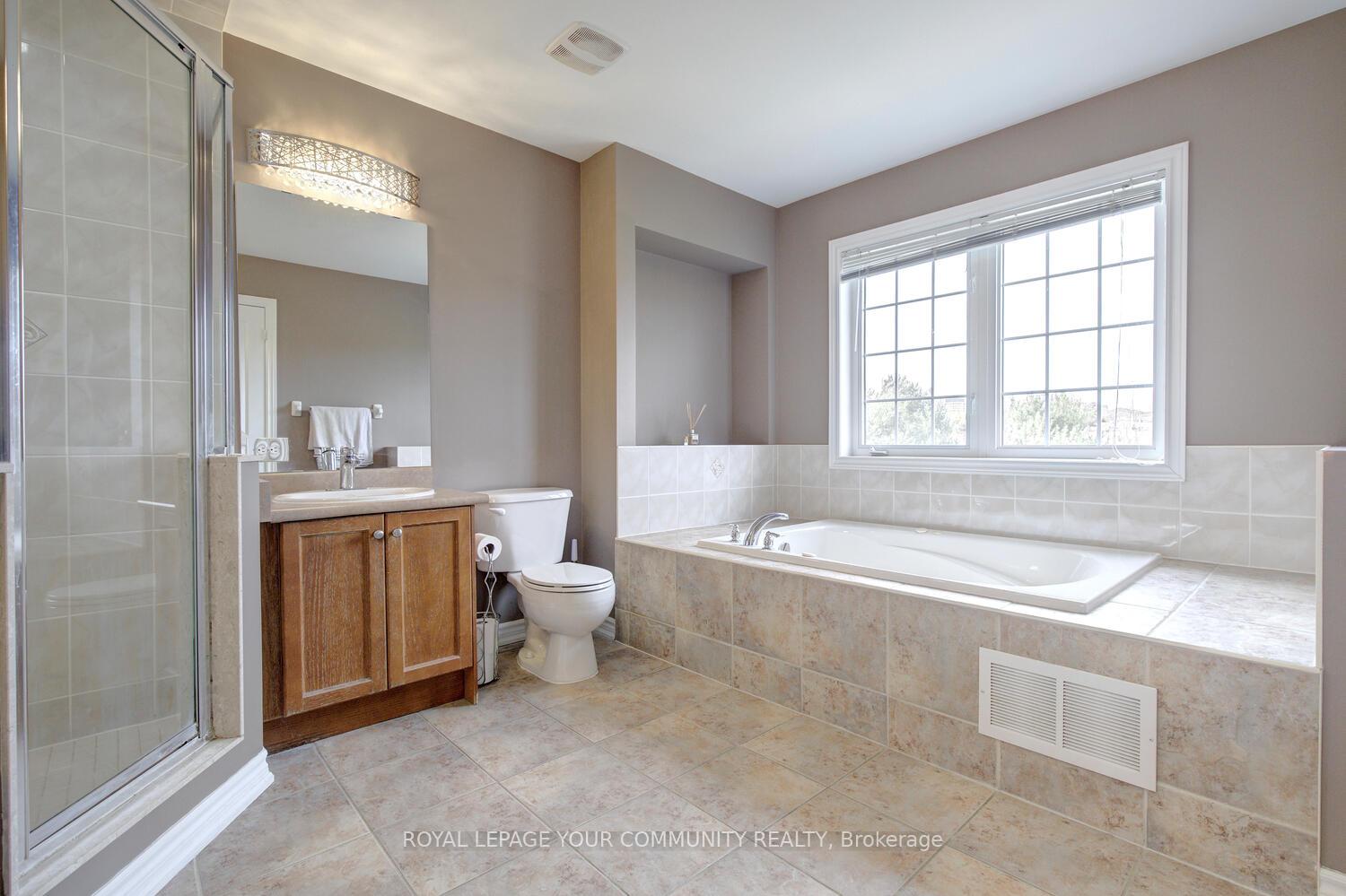 Photo 34 of 56 Golden Orchard Road, Vaughan, Patterson — HOMEH