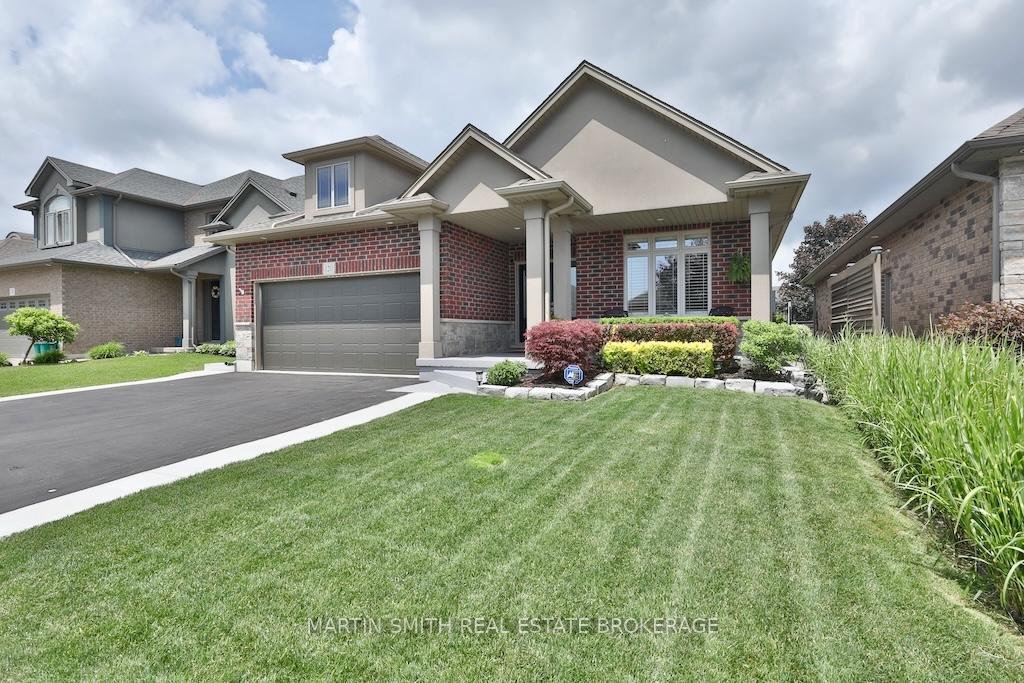 Photo 3 of 120 Creekside Drive, Welland, Coyle Creek — HOMEH