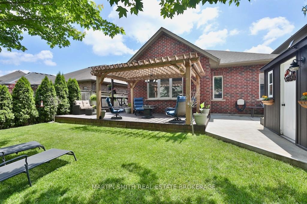 Photo 5 of 120 Creekside Drive, Welland, Coyle Creek — HOMEH