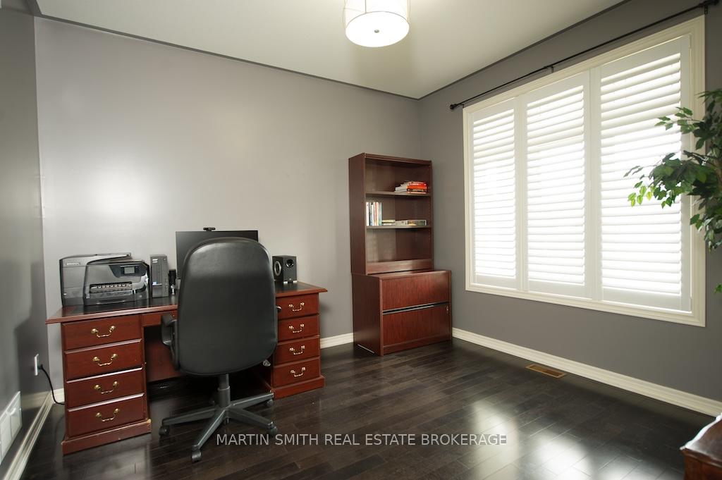 Photo 14 of 120 Creekside Drive, Welland, Coyle Creek — HOMEH