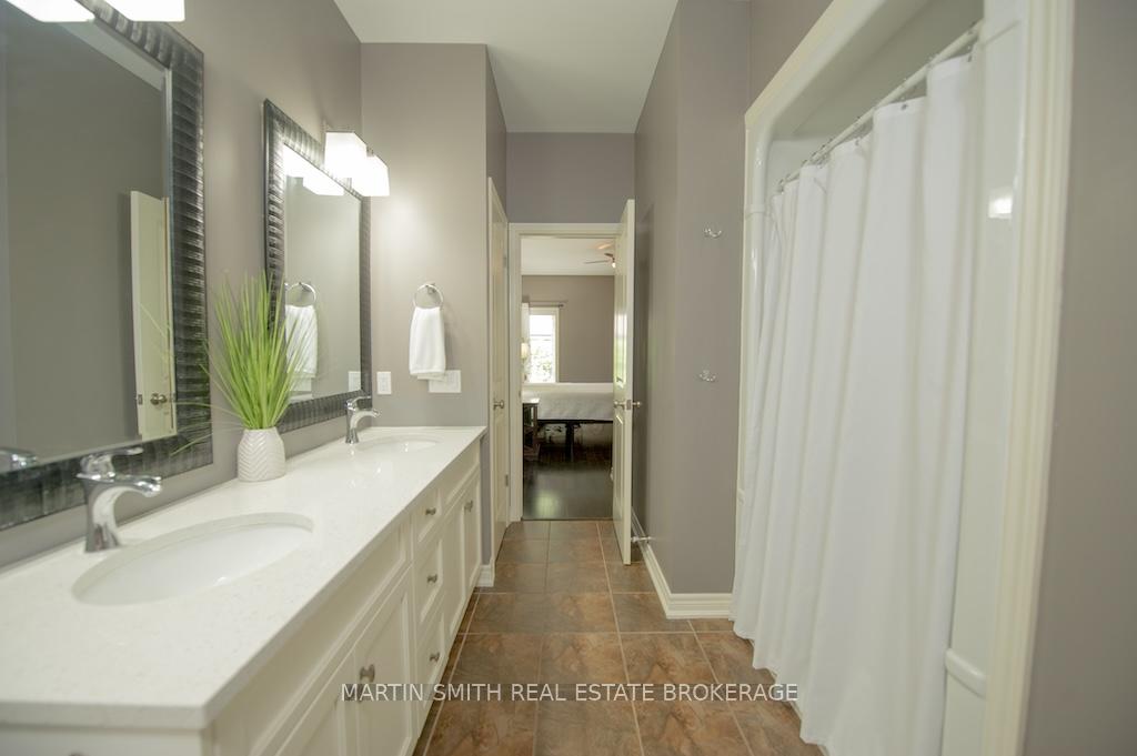 Photo 31 of 120 Creekside Drive, Welland, Coyle Creek — HOMEH