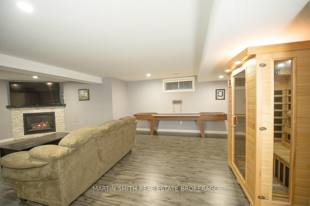 Photo 33 of 120 Creekside Drive, Welland, Coyle Creek — HOMEH