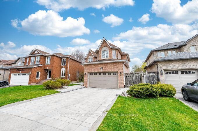 Photo 2 of 67 Grampian Avenue, Vaughan, Maple — HOMEH