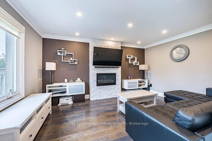 Photo 14 of 67 Grampian Avenue, Vaughan, Maple — HOMEH