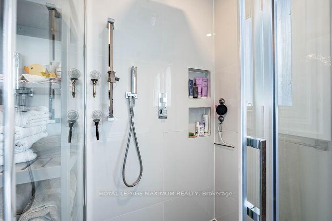 Photo 24 of 67 Grampian Avenue, Vaughan, Maple — HOMEH
