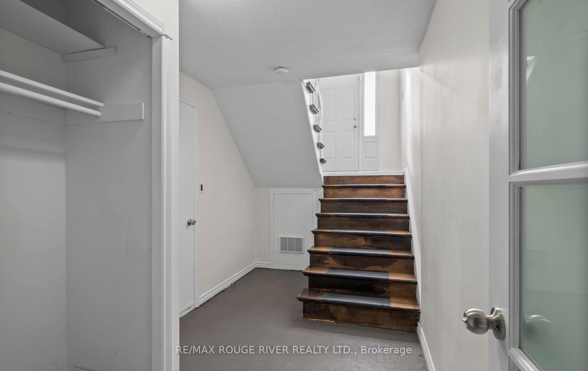 Photo 22 of 210 Overbank Drive, Oshawa, McLaughlin — HOMEH
