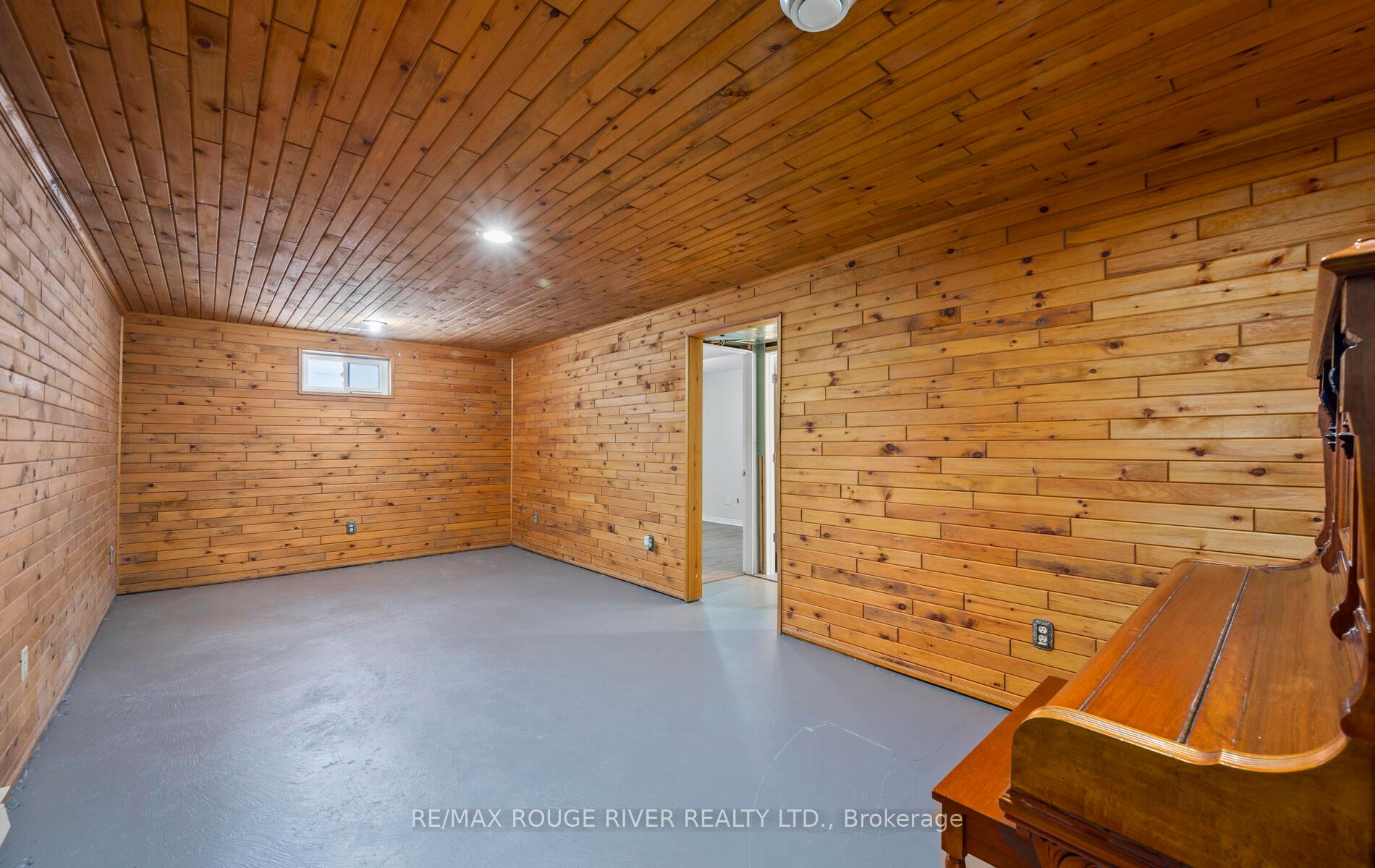 Photo 23 of 210 Overbank Drive, Oshawa, McLaughlin — HOMEH