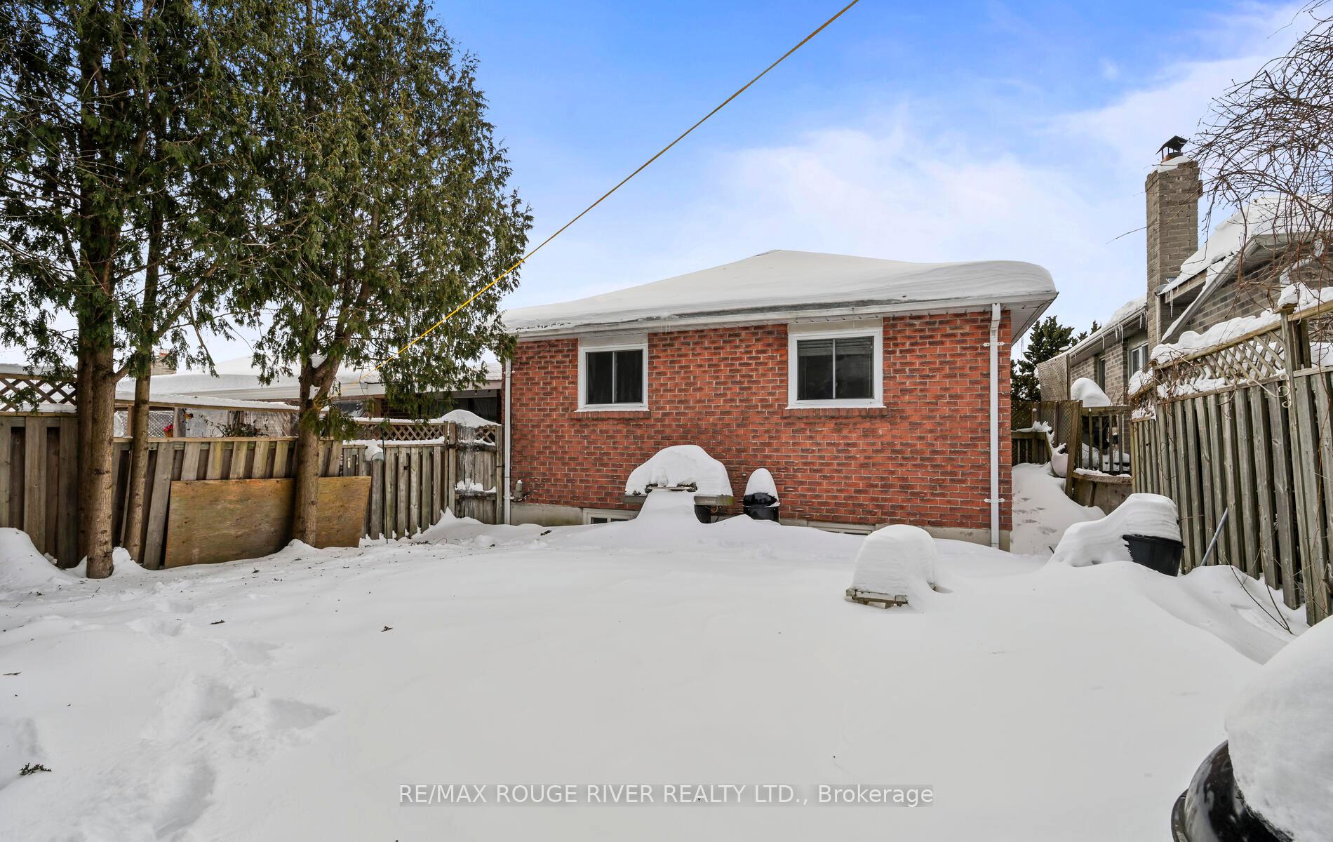 Photo 25 of 210 Overbank Drive, Oshawa, McLaughlin — HOMEH