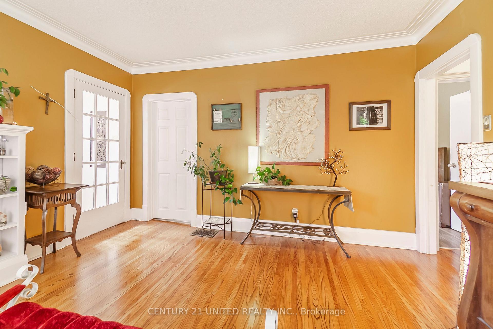 Photo 9 of 474 Albertus Avenue, Peterborough, Town Ward 3 — HOMEH
