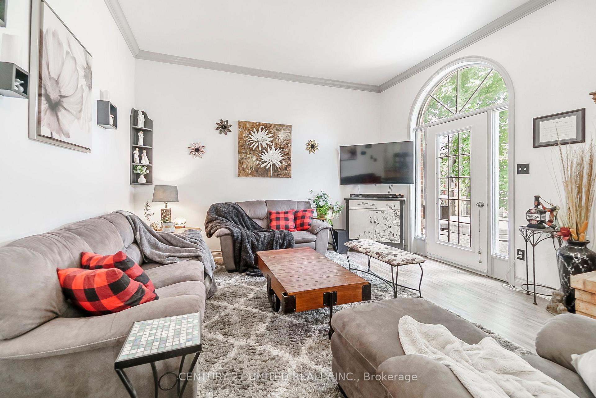 Photo 17 of 474 Albertus Avenue, Peterborough, Town Ward 3 — HOMEH