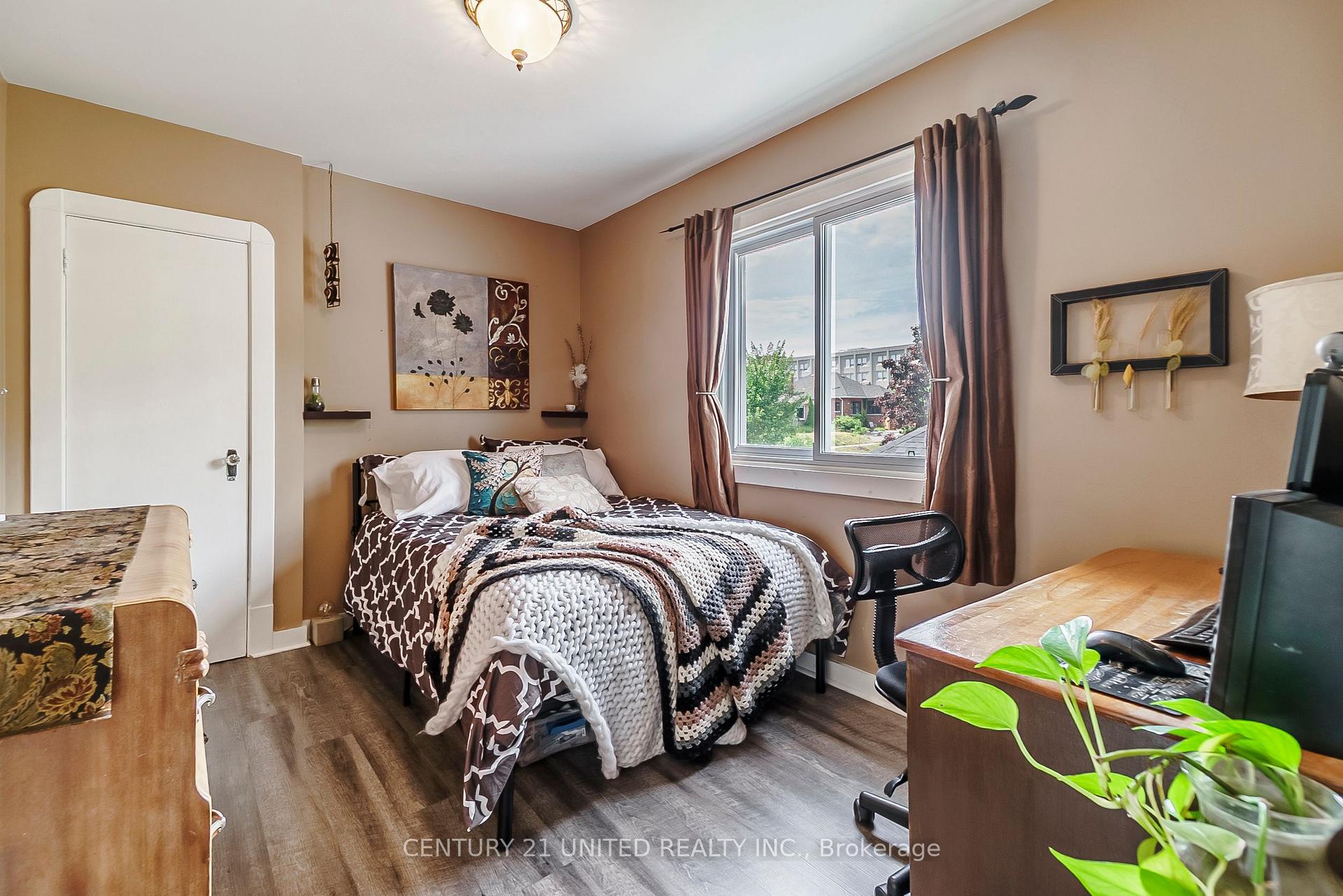 Photo 23 of 474 Albertus Avenue, Peterborough, Town Ward 3 — HOMEH