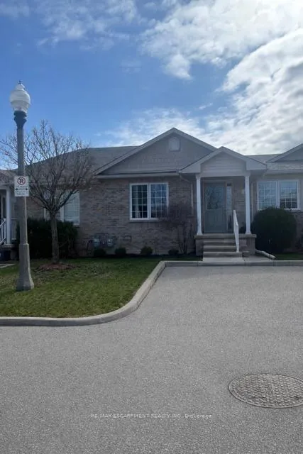 Front of Unit 6, 24 Kenyon Crescent