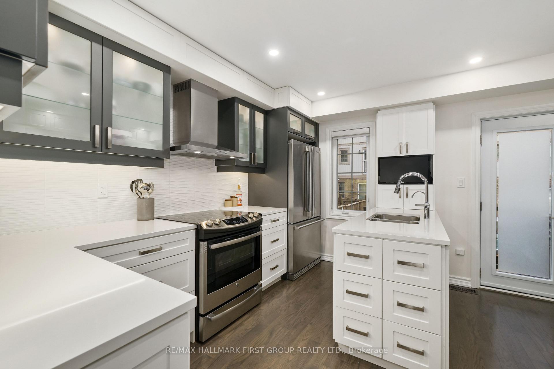 Photo 10 of 5 Benjamin Way, Whitby, Blue Grass Meadows — HOMEH
