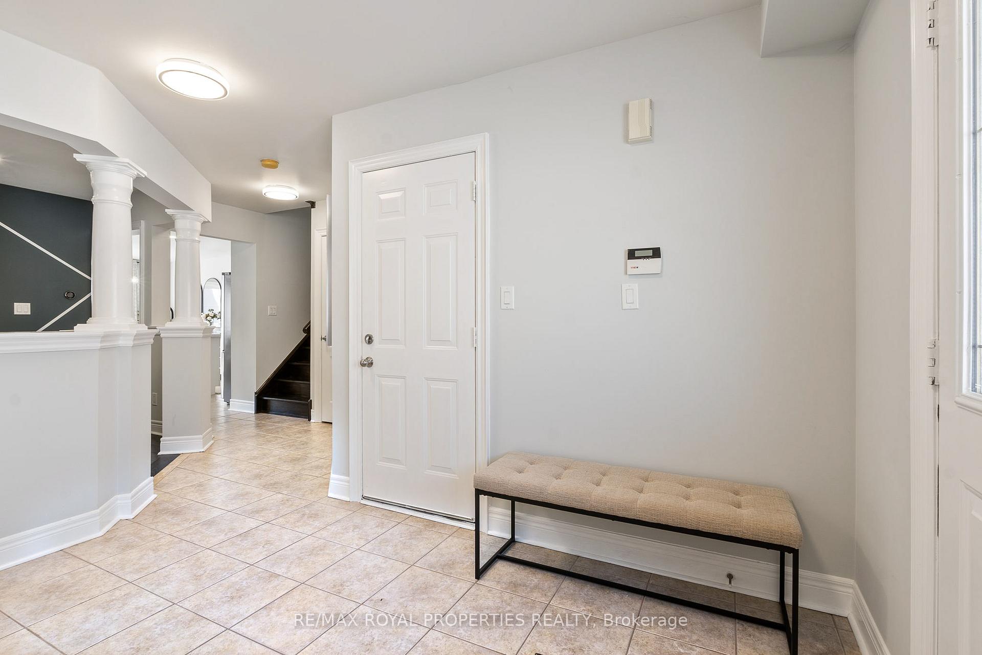 Photo 5 of 1284 Ashgrove Crescent, Oshawa, Pinecrest — HOMEH
