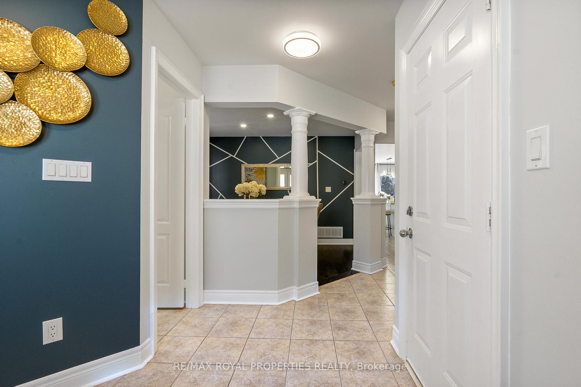Photo 6 of 1284 Ashgrove Crescent, Oshawa, Pinecrest — HOMEH
