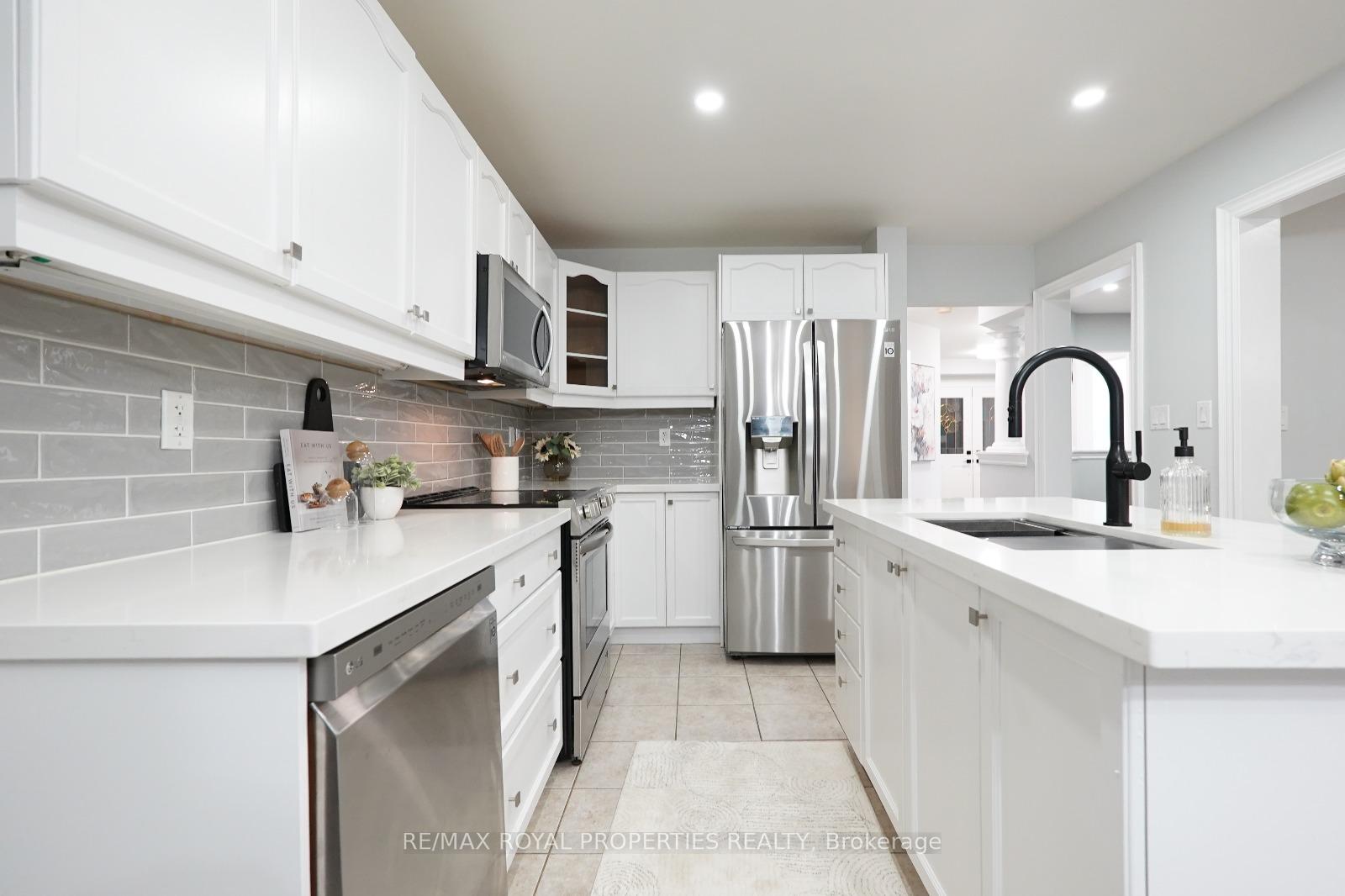 Photo 12 of 1284 Ashgrove Crescent, Oshawa, Pinecrest — HOMEH