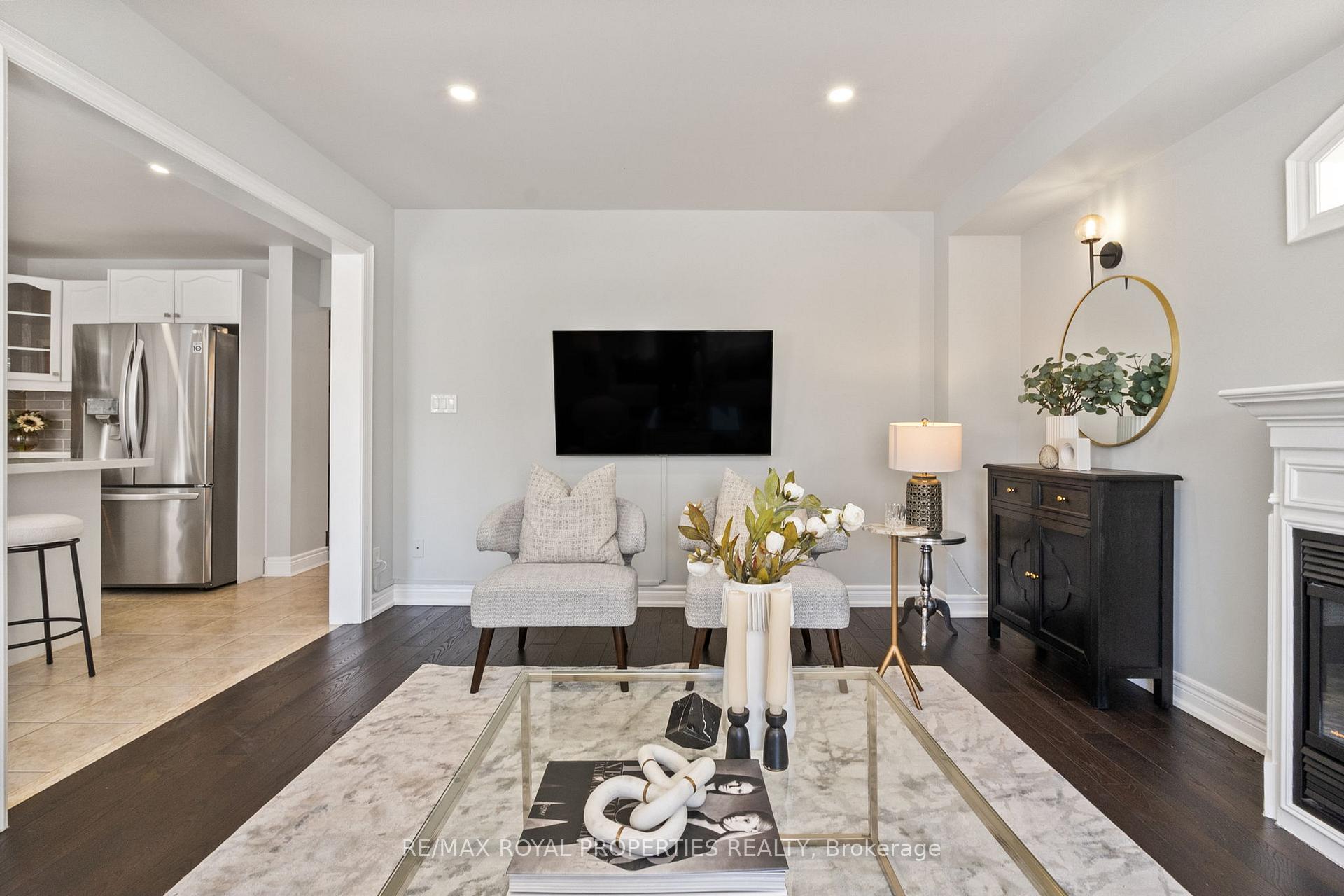 Photo 17 of 1284 Ashgrove Crescent, Oshawa, Pinecrest — HOMEH