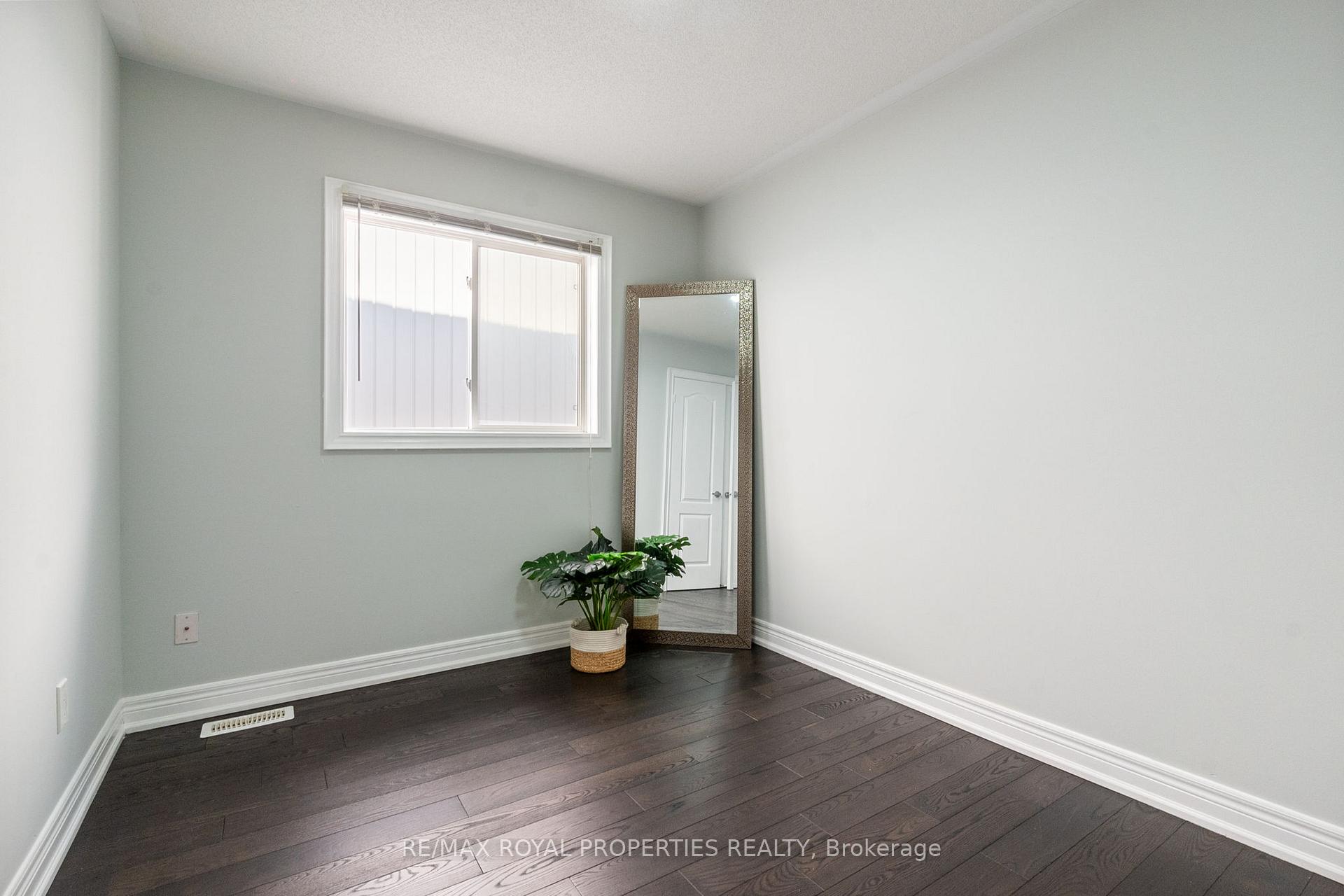 Photo 24 of 1284 Ashgrove Crescent, Oshawa, Pinecrest — HOMEH