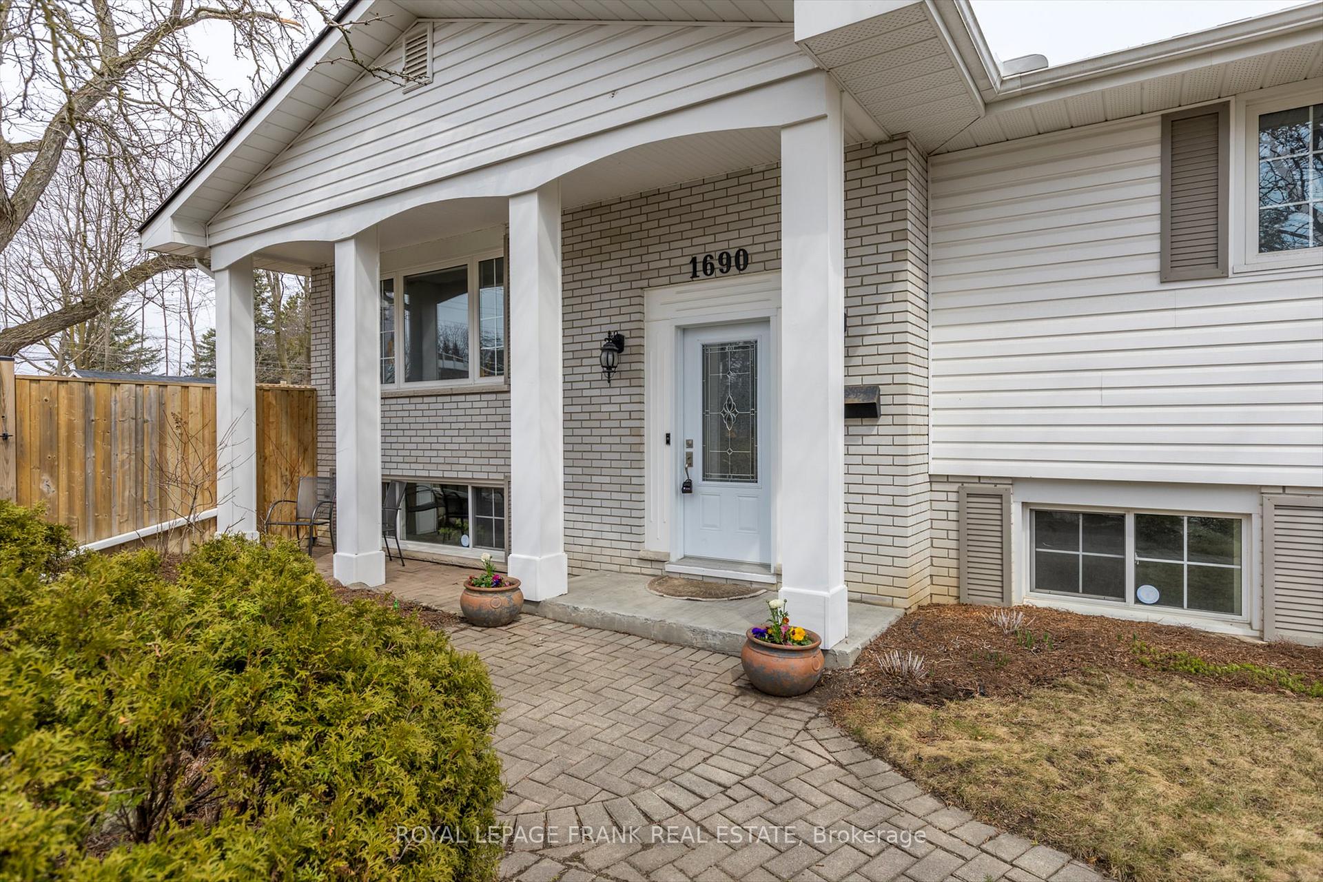 Photo 4 of 1690 Pinehill Drive, Peterborough, Monaghan Ward 2 — HOMEH