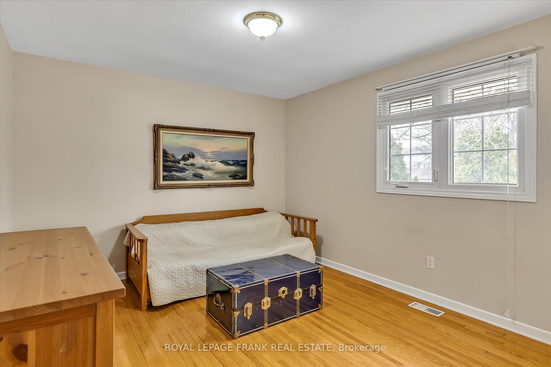 Photo 24 of 1690 Pinehill Drive, Peterborough, Monaghan Ward 2 — HOMEH