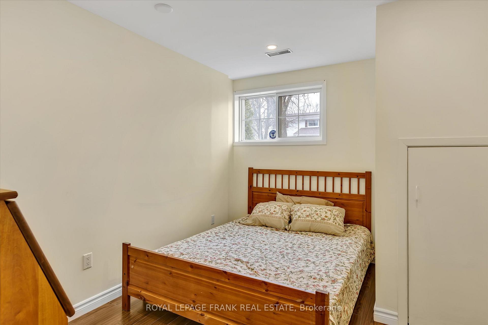Photo 28 of 1690 Pinehill Drive, Peterborough, Monaghan Ward 2 — HOMEH