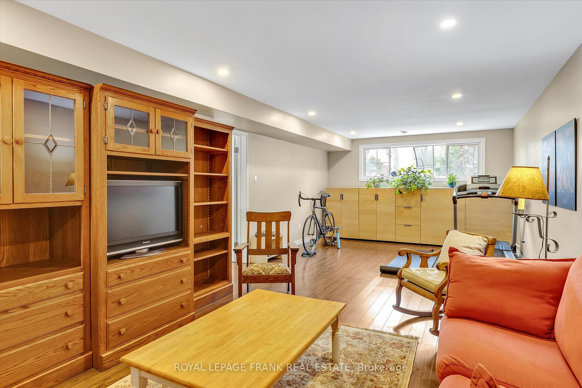 Photo 31 of 1690 Pinehill Drive, Peterborough, Monaghan Ward 2 — HOMEH