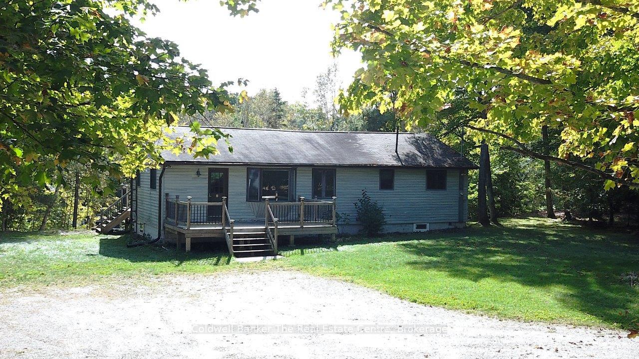 Photo 3 of 1275 Wolf Circle, Algonquin Highlands, Sherborne — HOMEH