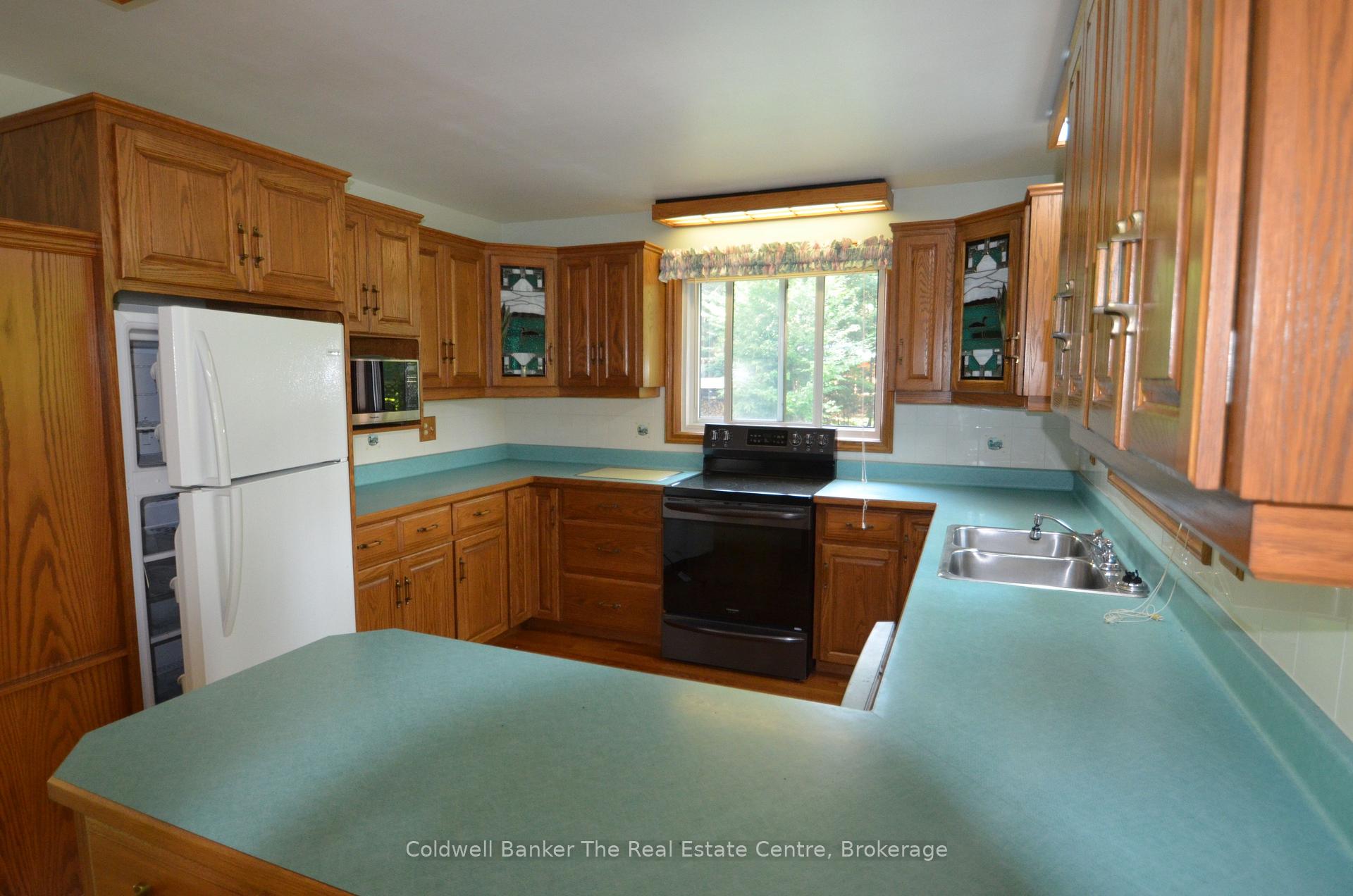Photo 8 of 1275 Wolf Circle, Algonquin Highlands, Sherborne — HOMEH