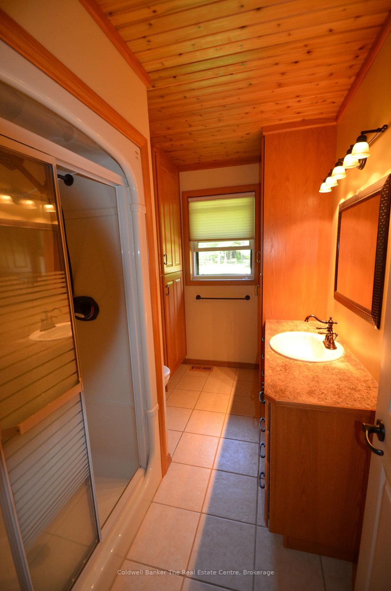 Photo 26 of 1275 Wolf Circle, Algonquin Highlands, Sherborne — HOMEH